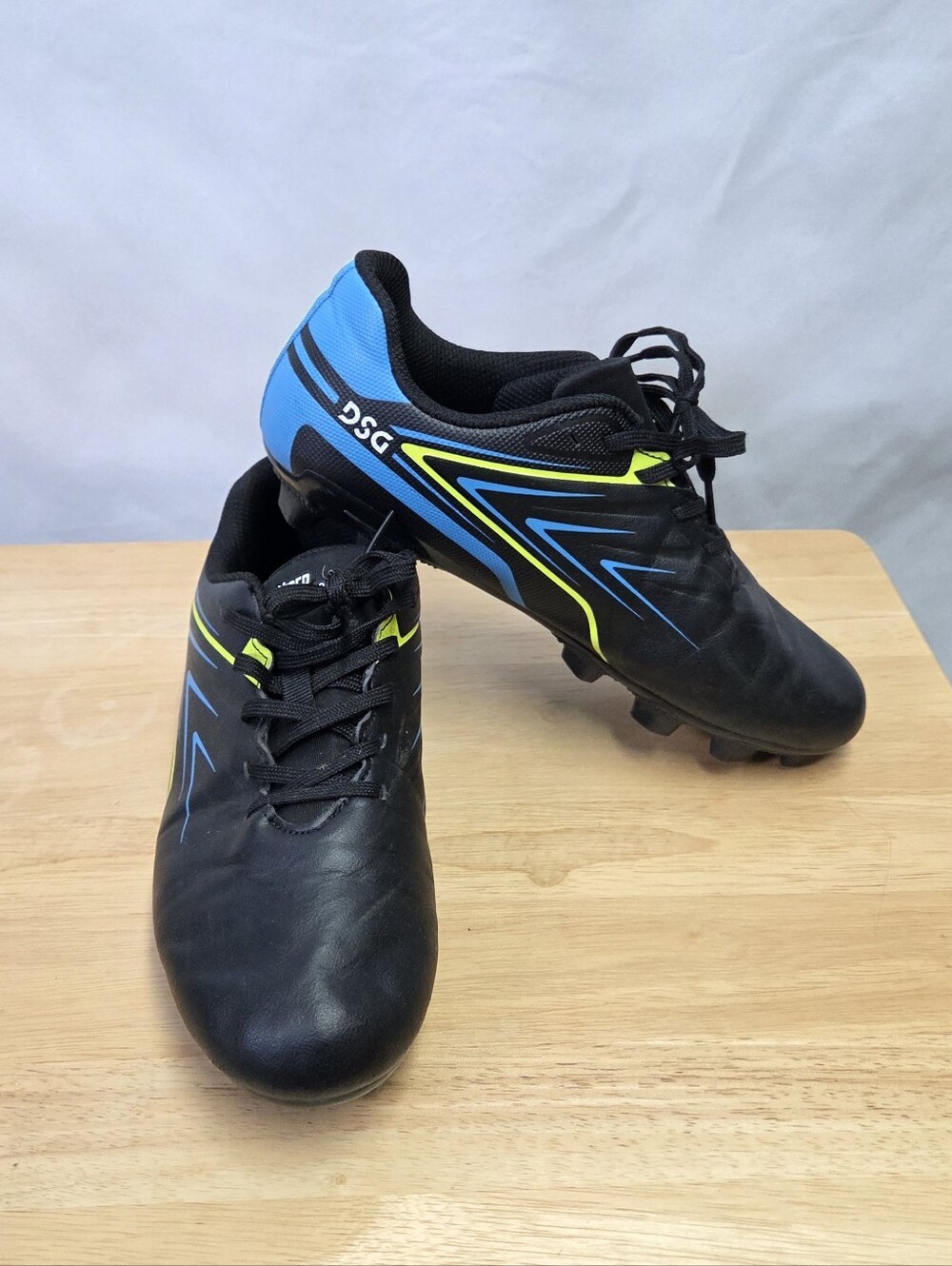DSG Soccer Cleats Kids Black Blue Size 5